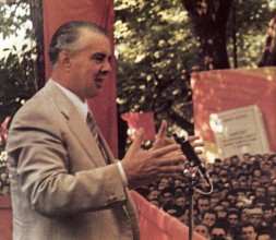 Энвер Ходжа. Выступление на митинге трудящихся. Июнь 1967 год.