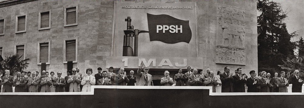 Энвер Ходжа. На Первомайской демонстрации 1983 года.