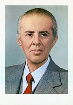 Плакат с портретом Энвера Ходжа от ноября 1984 года, выпущенный в Албании в середине 80-ых годов прошлого века.